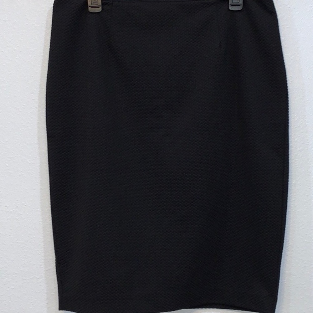 TEXTURED BANANA REPUBLIC BACK ZIPPER PENCIL SKIRT